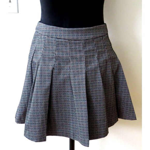 Dresses & Skirts - Ookie & Lala Plaid Knit mini skirt 15" Small EUC